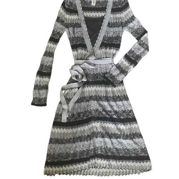 Laundry by Design Brown/Tan Wrap Midi Dress with attached slip. Size Small. - Picture 5 of 11